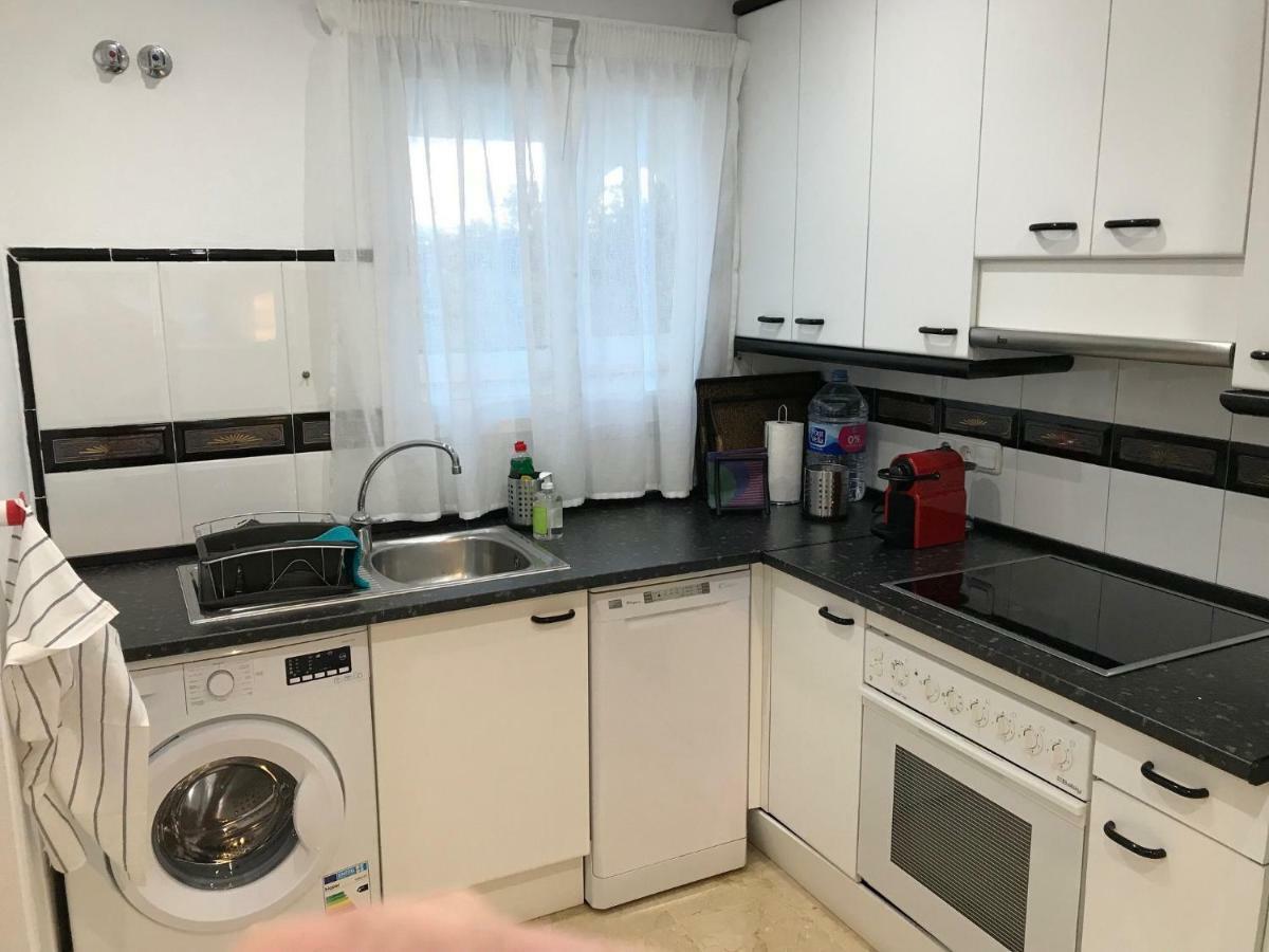 Marbella - Estepona Beach Frontline Apartment ภายนอก รูปภาพ