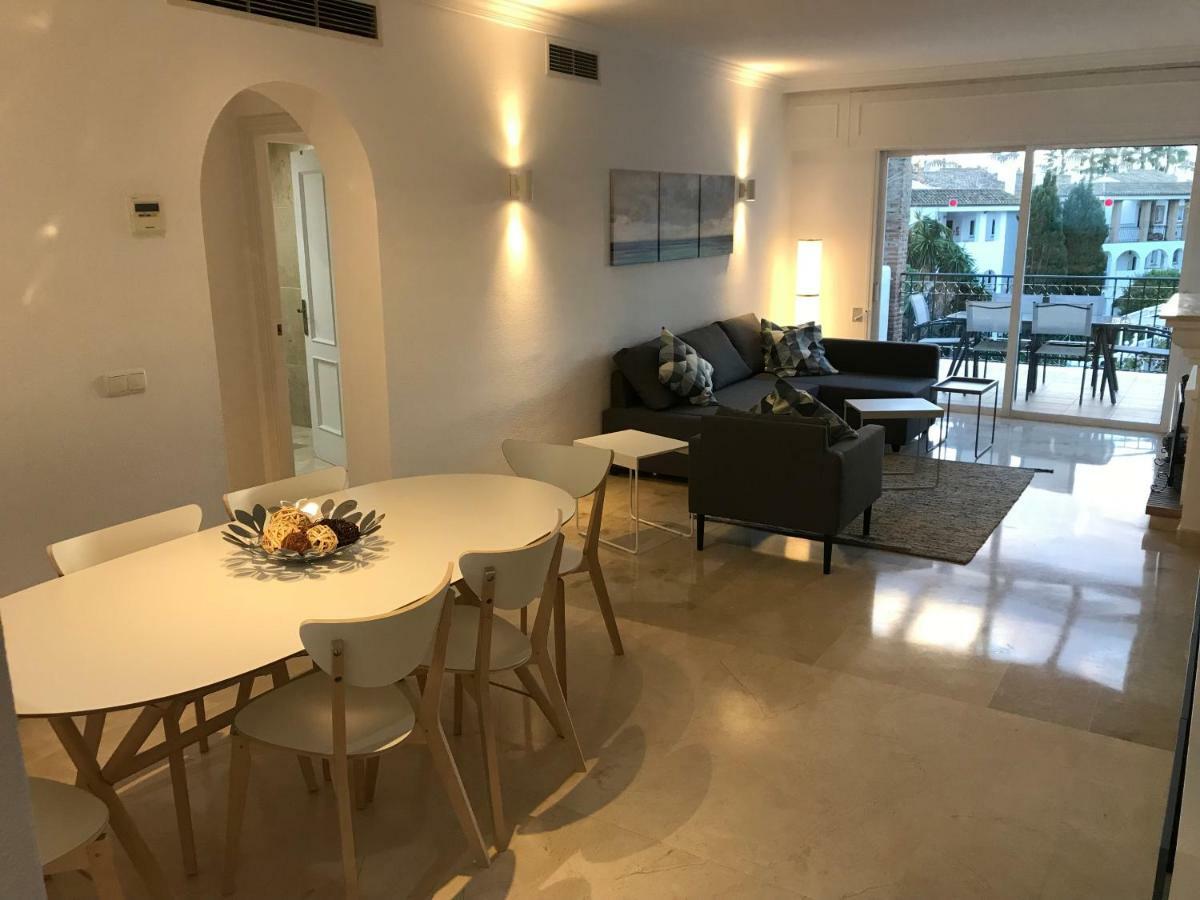 Marbella - Estepona Beach Frontline Apartment ภายนอก รูปภาพ