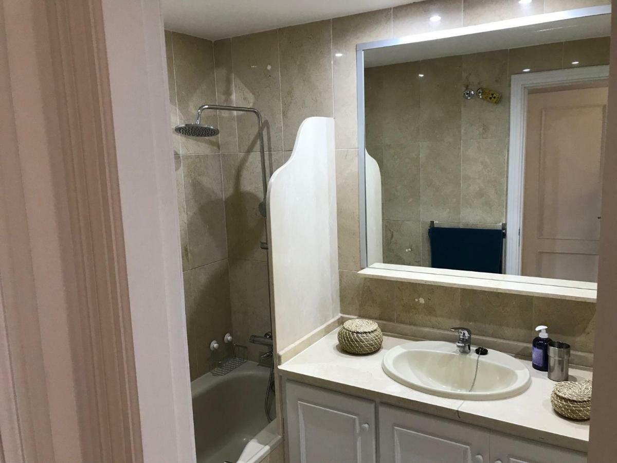 Marbella - Estepona Beach Frontline Apartment ภายนอก รูปภาพ