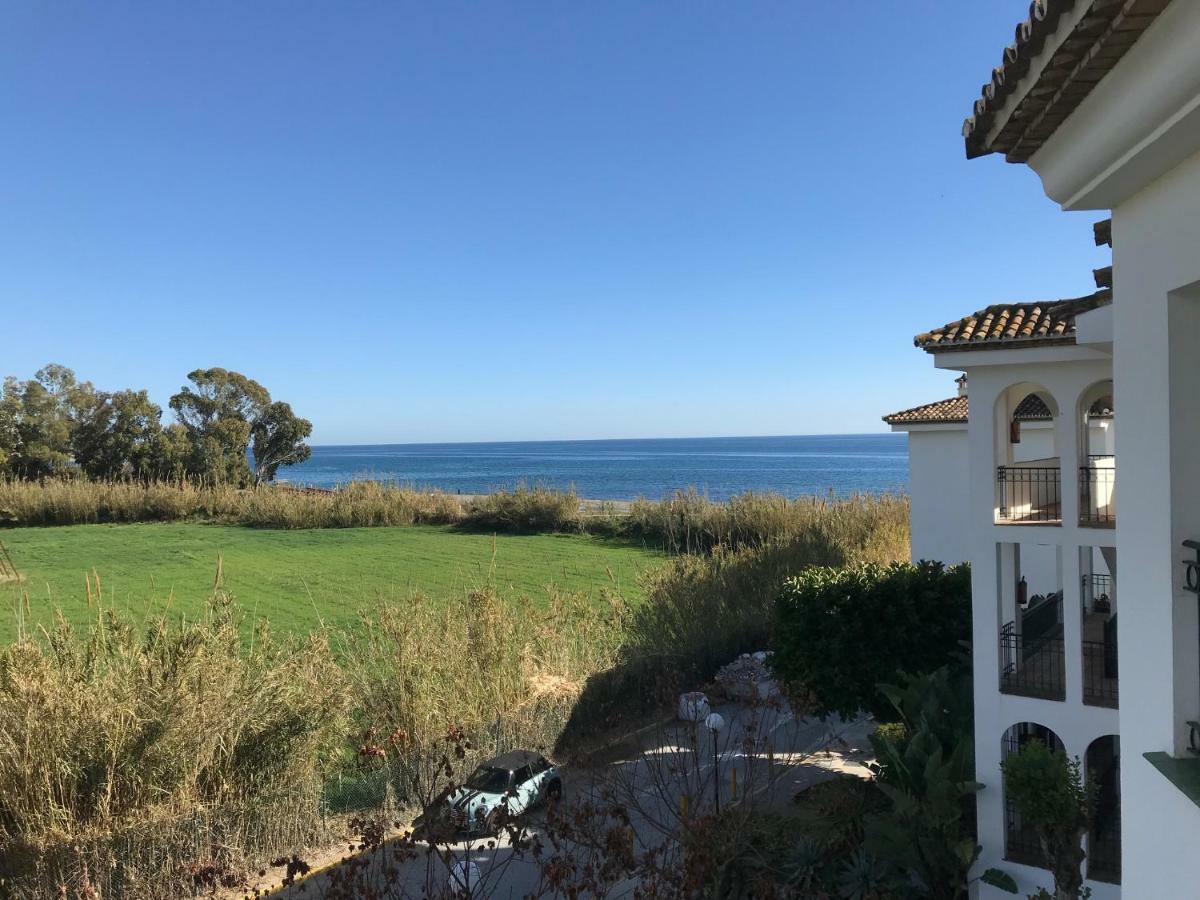 Marbella - Estepona Beach Frontline Apartment ภายนอก รูปภาพ