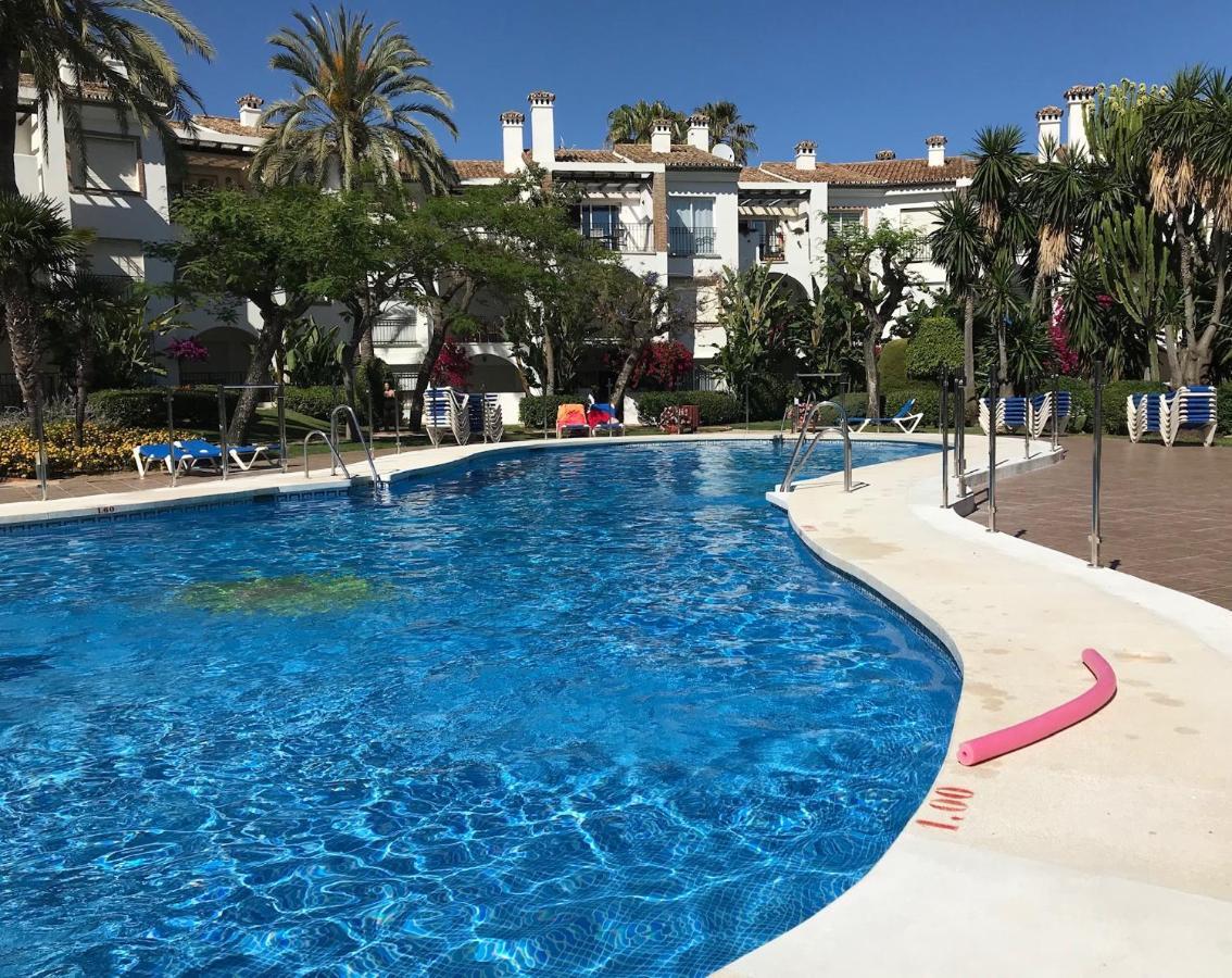 Marbella - Estepona Beach Frontline Apartment ภายนอก รูปภาพ